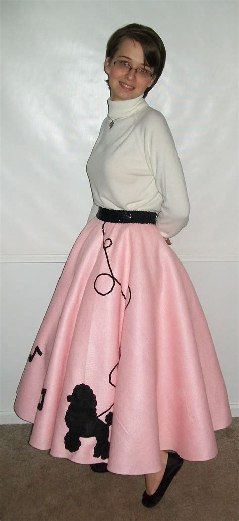 Sew Many Seams: Poodle Skirt