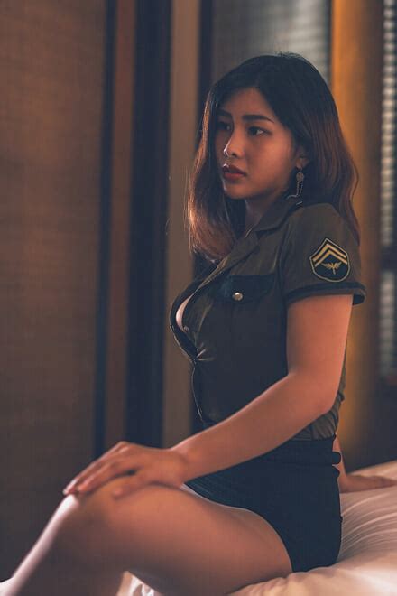 Sexy chinese babe 闫盼盼 Vol Porn Pic