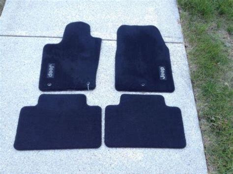 Sell OEM Mopar Jeep Grand Cherokee Floor Mats in Springfield ...