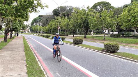 Por amor às cidades CICLOVIAS E CICLOFAIXAS NA UFV