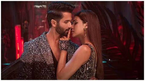 Shahid Kapoor And Kriti Sanons Teri Baaton Mein Aisa Uljha Jiya First Review शाहिद कपूर कृति