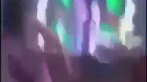 Lộ clip Sunny nhân viên nhảy nude cho khách ngắm