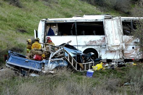 Deadly California Tour Bus Crash Investigated Wsj