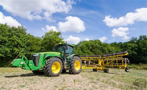 John Deere 8400R Bednar SwifterDisc 10000 Elie Wagner Flickr