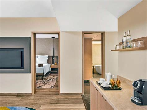 NOVOTEL MUMBAI INTERNATIONAL AIRPORT HOTEL