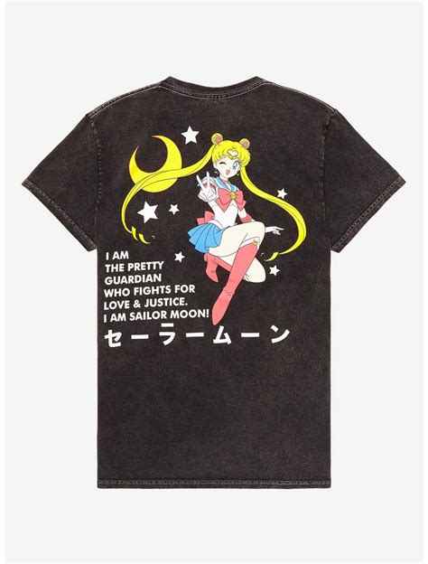 Hot Topic Sailor Moon Wink Boyfriend Fit T Shirt