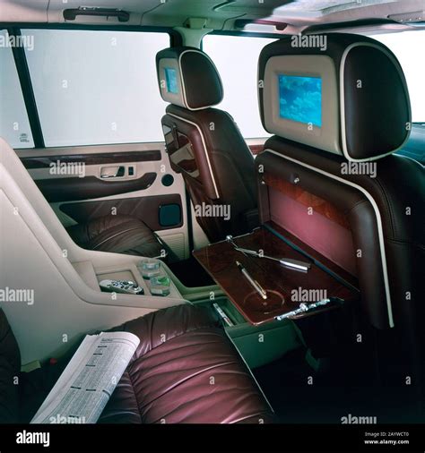 2001 Range Rover Autobiography interior Stock Photo - Alamy