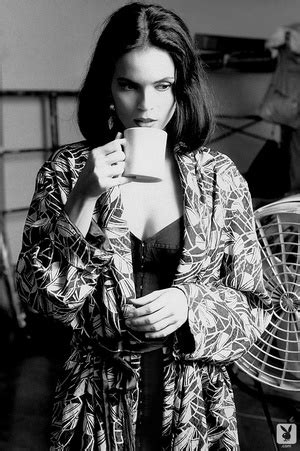 Wild Dark Haired Model Having A Super Hot Photo Session Xxx Dessert