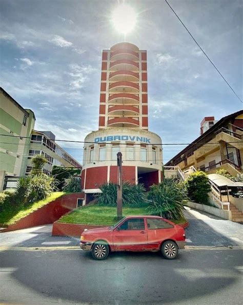 Derrumbe De Un Edificio En Villa Gesell Un Muerto Y Al Menos