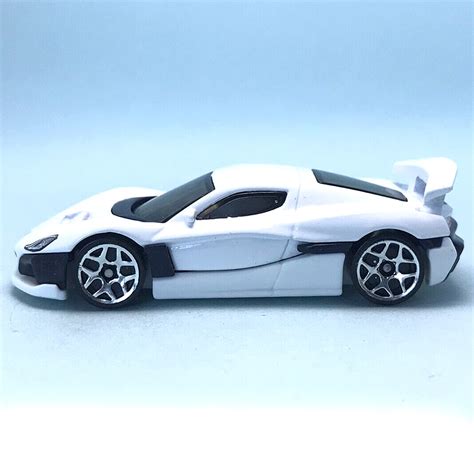 T Hunted A volta de mais bons carros para a linha básica Hot Wheels de 2023