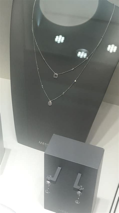 Pin By Noura Alhamile On Love Is In The Air Diamond Necklace