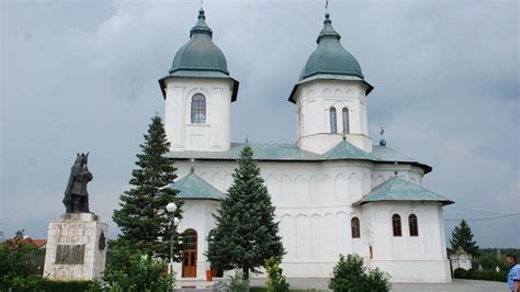 Brâul Maicii Domnului va fi dus la hramul Catedralei Episcopale din