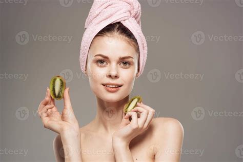 Pretty Woman Naked Shoulders Spa Treatments Clear Kiwi Skin In Hands Stock Photo At