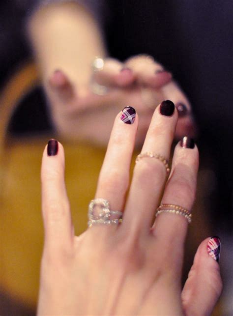 13 Plum Nails That Are Perfect For The Fall Season