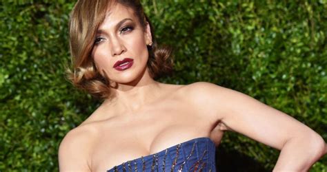Jennifer Lopez Poses Naked Like You Ve Never Seen Her Before