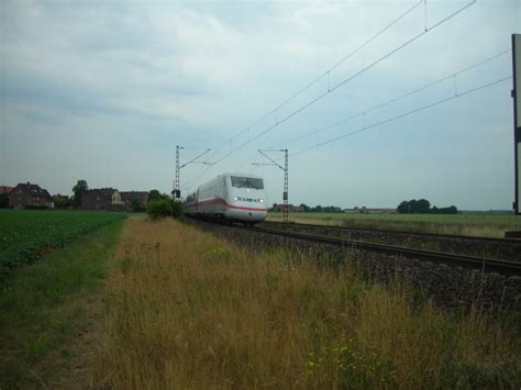 BR402 mit einem ICE nach Berlin bei Haste - Bahnbilder.de