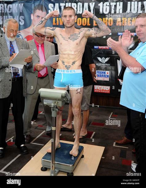 Ricky Burns weighs in for his WBO World Super-Featherweight ...