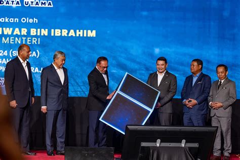 PM ANWAR MELUNCURKAN SISTEM PADU