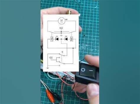 Реверс мотора на двух реле #электроника #радиотехника #радиолюбитель ...