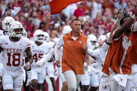 College Football Insider Turns Heads With Honest Admission on Texas ...