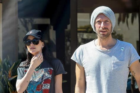 Dakota Johnson Chris Martin Das Paar Soll Verlobt Sein Gala De