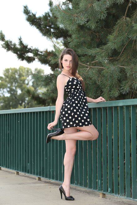 Sexy Serena Shows Off In Public W4B Serena 008 Porn Pic