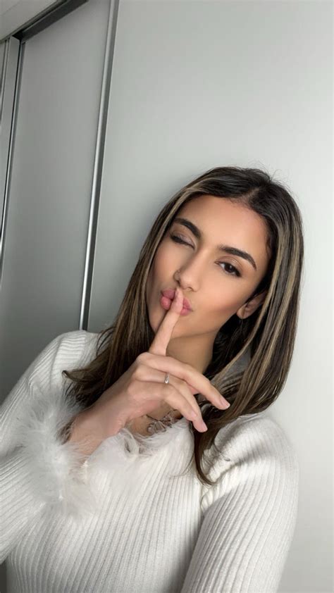 Brunette Beauty R Sexyhair