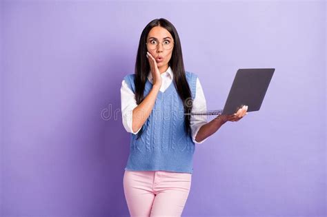 Photo Of Impressed Brunette Long Hairdo Lady Hold Laptop Wear