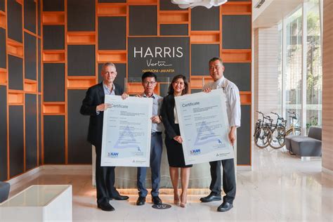 Harris Vertu And Yello Hotel Harmoni Received Chse Dan Hygiene Audit Certificates From Tuv