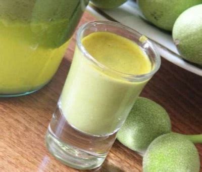 Зеленый грецкий орех: полезные свойства и вред, варенье и настойка на водке