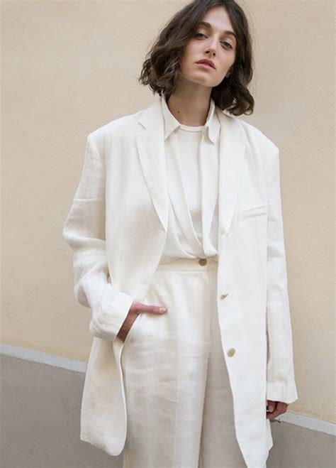 pin  nika elizabeth   chicago blazer outfits  women