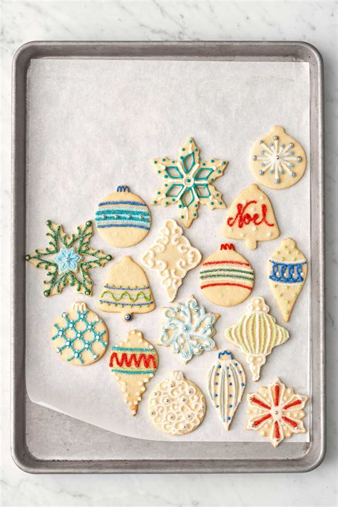 Deck Out Your Dessert Table With These Christmas Pies, Cakes, Cookies