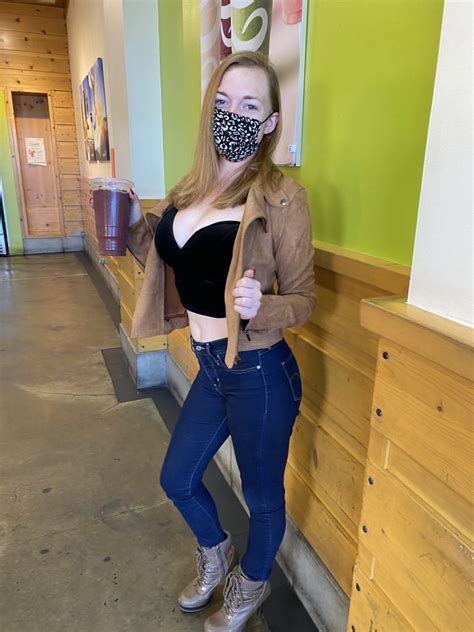 Samantha Reigns Wiki Bio Net Worth Career Personal Life Height Weight Hot Photos Body