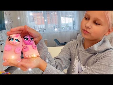 АЛИСА создаёт ИГРУШКИ своими руками из носков и воздушного пластилина ...