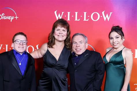 La Femme De Warwick Davis La Star De Harry Potter Samantha D C De