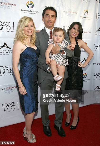 10 Hot Sexy Renee Sloan Bikini Pics