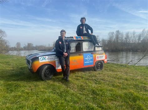 Saint Agnan Les Bredins Maël Gay et Arthur Blond en route pour le 4L Trophy