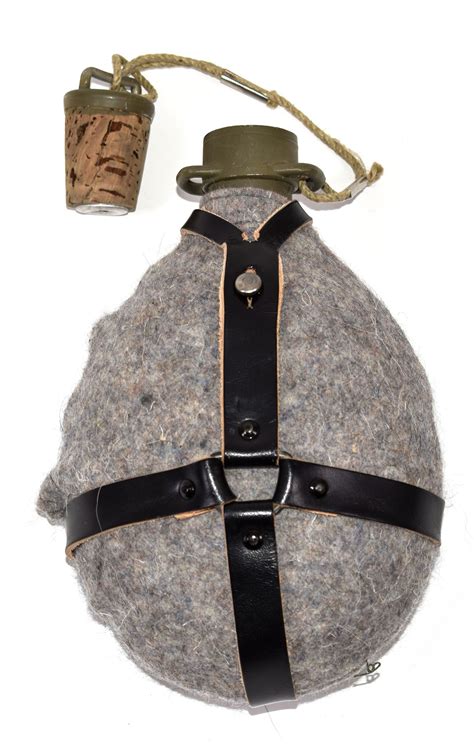 Фляга в суконном чехле б/у Словакия, купить в Интернет-магазине ForceAge.