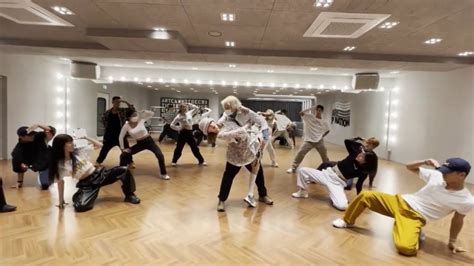 Mirrored Hyunaanddawn 현아and던 Ping Pong 핑퐁 Dance Practice 안무영상