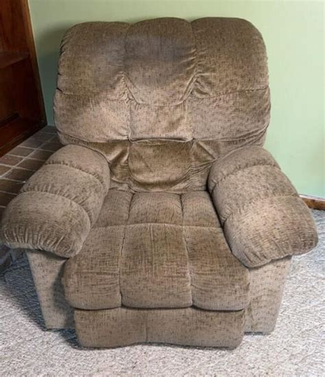 La Z Boy Recliner Live And Online Auctions On