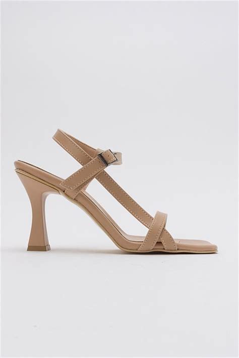 Tek Bantlı Tokalı Kadın Topuklu Sandalet NUDE