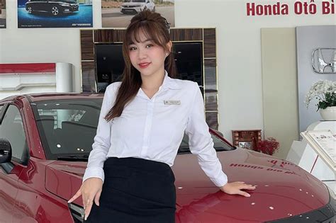 Đứng hình trước nhan sắc hot girl Bình Thuận bên ôtô Honda Tạp chí Doanh nghiệp Việt Nam