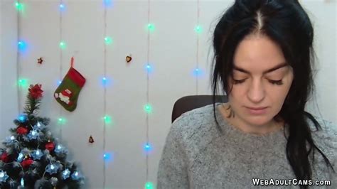 Brunette Amateur Babe In Sweater Chats On Webcam Show