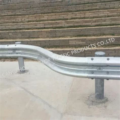 Hot Dipped Galvanized Road Safety W Beam Highway Curved Guardrail Steel Barrier Bend W Beam