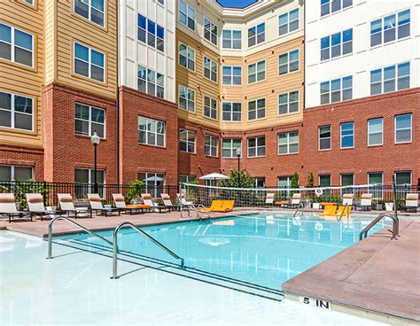 Young Professionals | Campus View Apartments