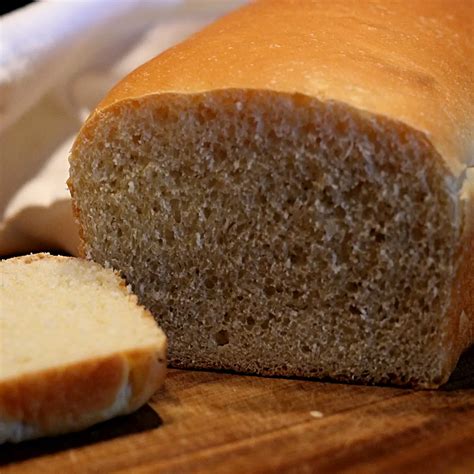 Perfect homemade sandwich bread recipe: Soft and fluffy loaf - Dani's Midlife Homestead