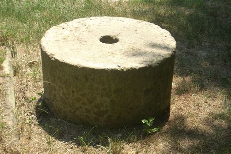 Millstones? | Collectors Weekly