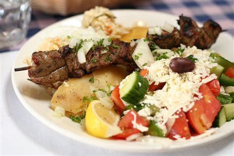 File:Lamb souvlaki.jpg - Wikimedia Commons