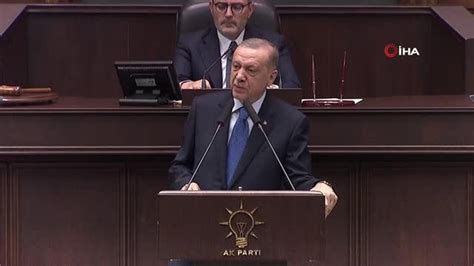 Cumhurbaşkanı Erdoğan Yanına bir iki tane başörtülü bayanı alıp