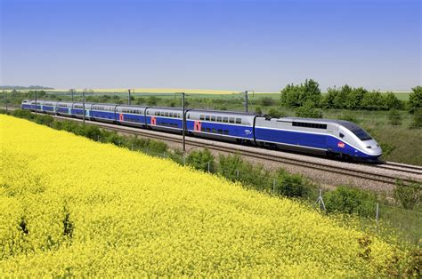 SNCF : en 2019, 90 % des voyages en train seront connectés
